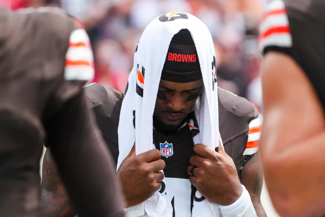Kirk Herbstreit focou em Deshaun Watson durante o Thursday Night Football, tratando alegações contra 27 mulheres como p…