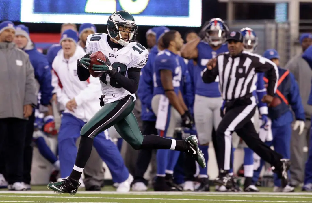 DeSean Jackson vai para a UAlbany neste sábado, onde vai atuar como treinador. Lembro que ele marcou um touchdown decis…