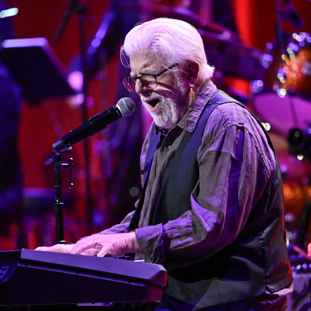 Michael McDonald dos Doobie Brothers é o pai biológico de Michael Goessling, descobriu um homem em Missouri. Essa histó…