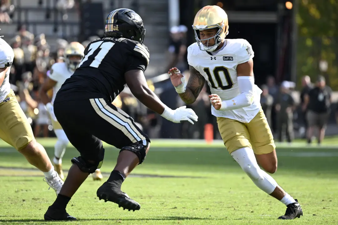 Loghan Thomas tem duas sacks e duas hurries nas últimas duas partidas do Notre Dame, mesmo jogando em apenas um quarto …