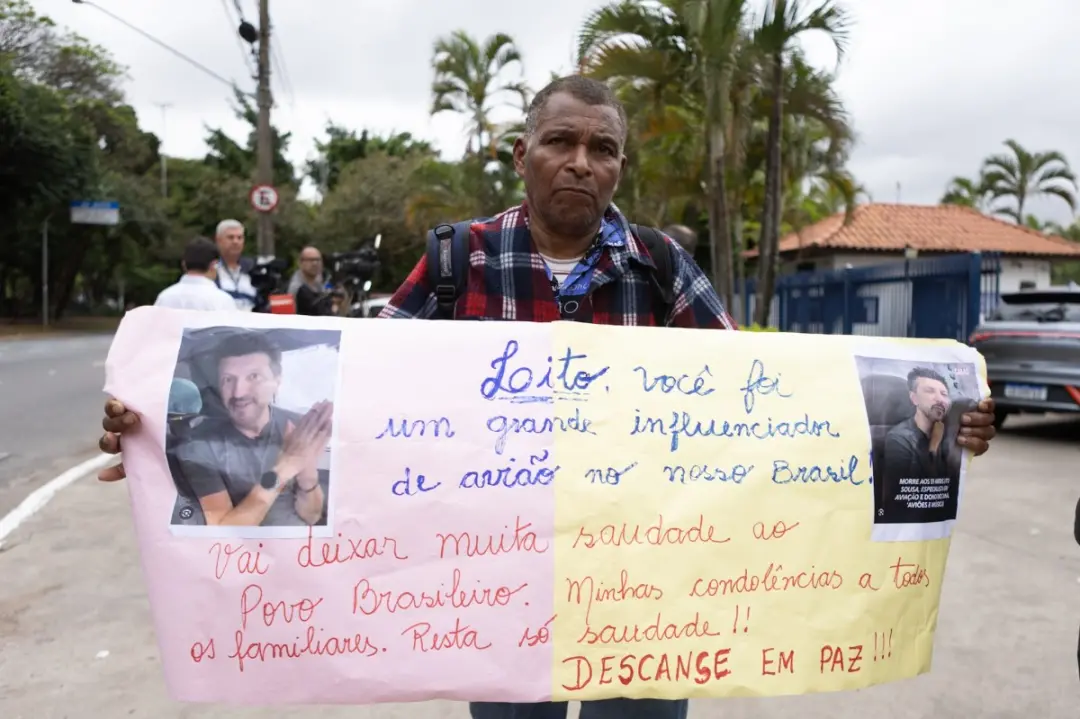 Lito Sousa, influenciador da aviação, fez despedida na manhã de sexta em São Paulo, organizado pela Força Áerea Brasile…
