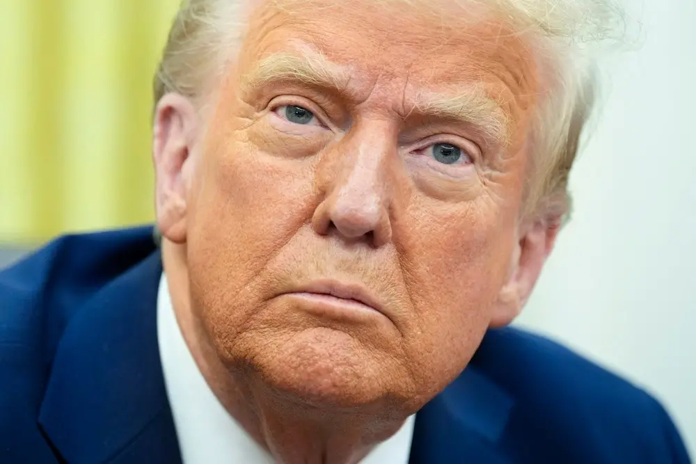 Donald Trump não deu apoio a Flávio Bolsonaro, mas disse que vai acompanhar as eleições no Brasil de perto. Essa postur…