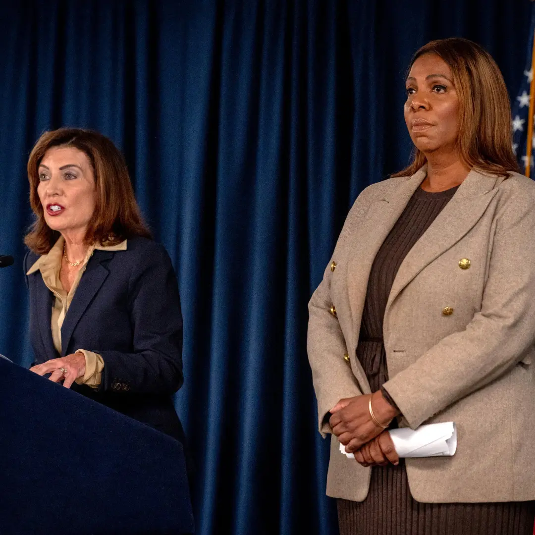 A governadora Kathy Hochul mandou a promotora Letitia James investigar alegações de agressão sexual e o motivo de o rel…