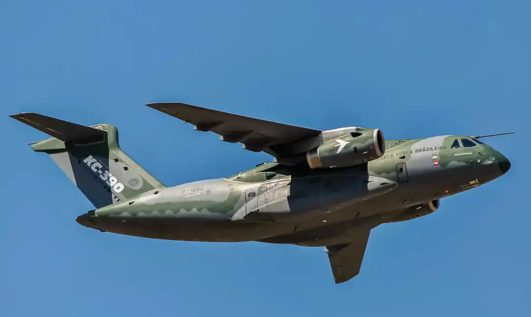 A Embraer entregou 66 aeronaves no terceiro trimestre, um aumento de 6% comparado ao ano passado. O crescimento mostra …