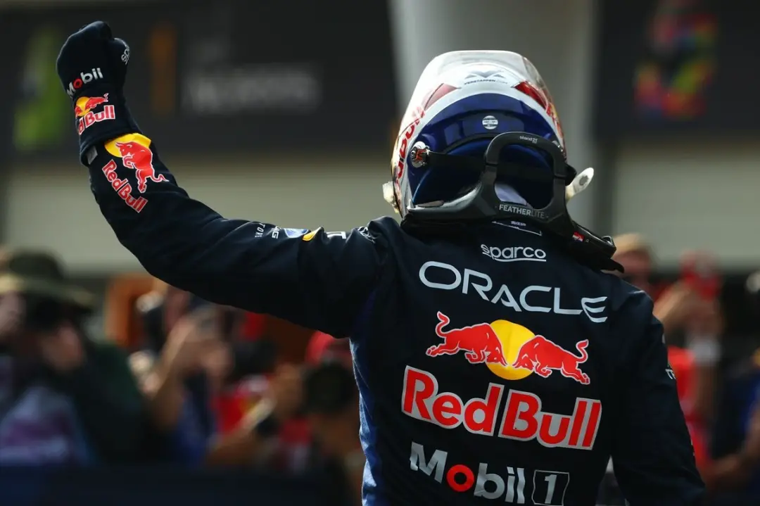 Max Verstappen garantiu a pole de classificação no Grande Prêmio de Bahrain em Malásia, sendo o mais rápido em todas as…