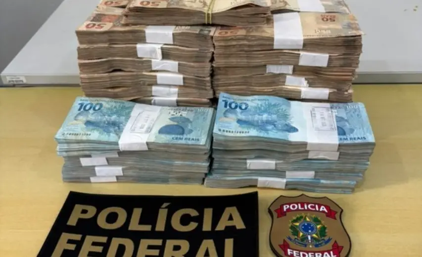 No Rio Grande do Sul, a PF apreendeu 305 mil reais em espécie de uma pessoa que tinha acabado de sacar o valor. Isso le…