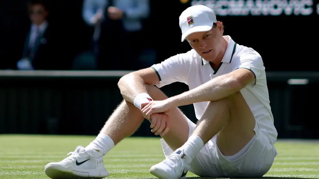 Jannik Sinner não joga o Masters 1000 de Xangai por lesão no joelho direito. Ele tá parado desde o Wimbledon, e essa pa…