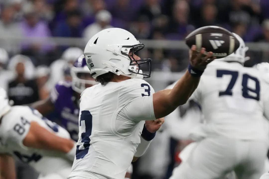 Penn State sofreu uma derrota para a Northwestern, e o desempenho do quarterback Rocco Becht foi avaliado com nota F. A…