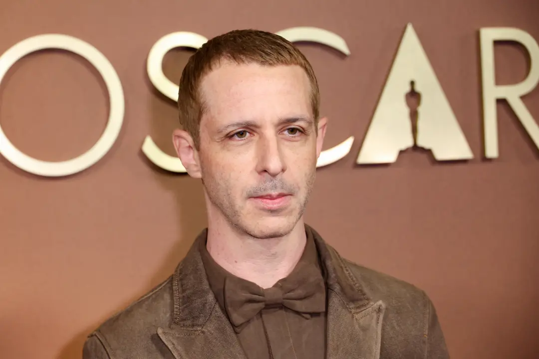Jeremy Strong disse no podcast The New Yorker Radio Hour que não sente a necessidade de pedir desculpas a colegas que a…
