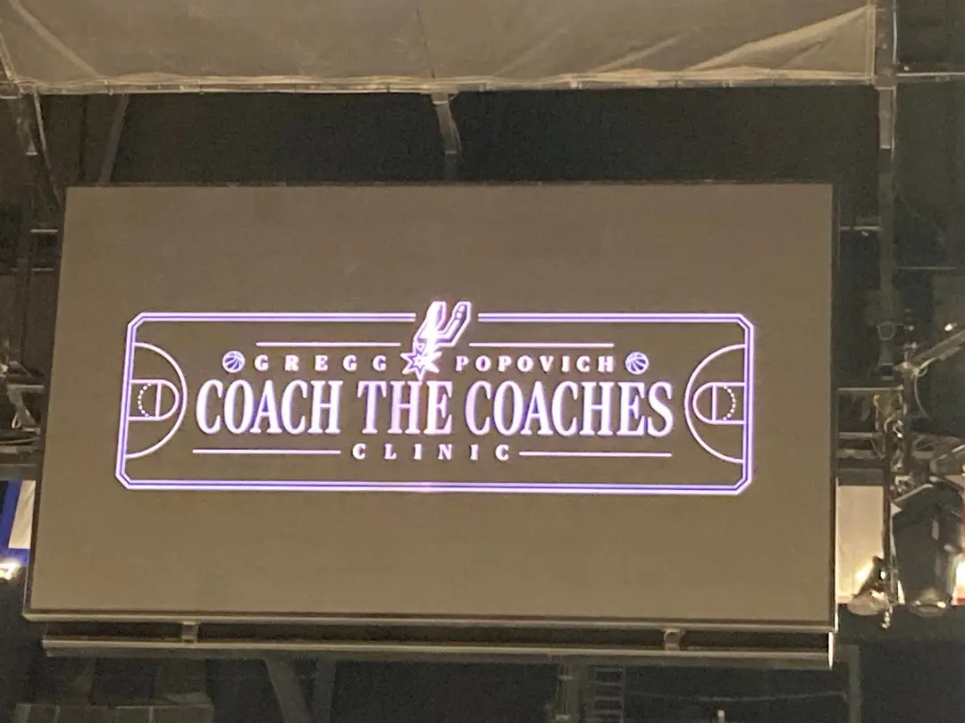 Gregg Popovich falou sobre criar relacionamentos no evento de treinadores dos San Antonio Spurs no dia 4 de outubro. A …