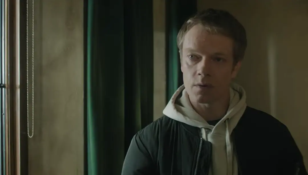 The Institute estreia trailer da segunda temporada no MGM+ com Alfie Allen como Nolan Reeves, um bilionário tech europe…