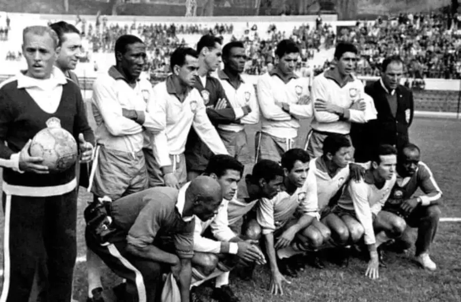 1962, bicampeonato mundial no Chile. Essa conquista não foi só uma continuidade de 58, foi um time que superou dramas e…