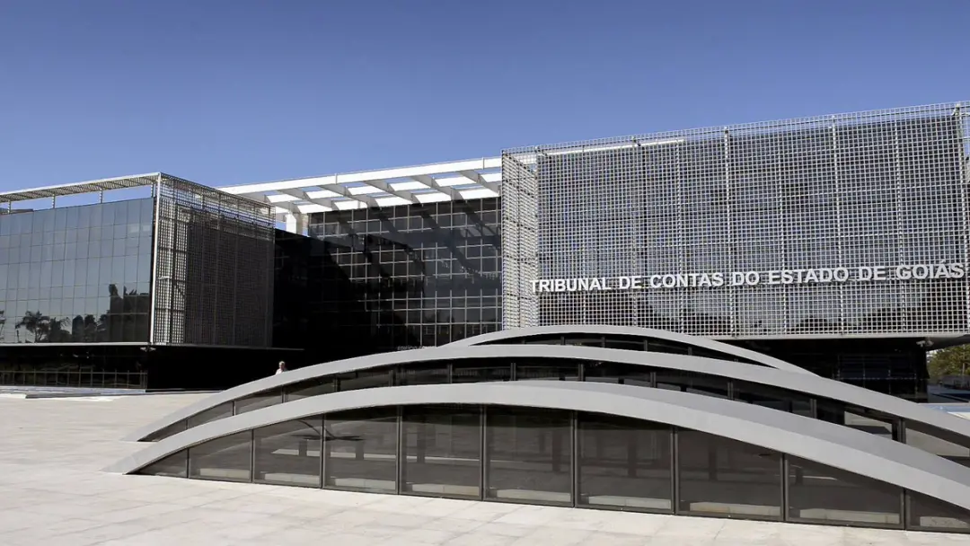 TCE-GO abre 16 vagas de nível médio com salário inicial de R$ 11.862,19. É uma oportunidade boa pra quem busca estabili…