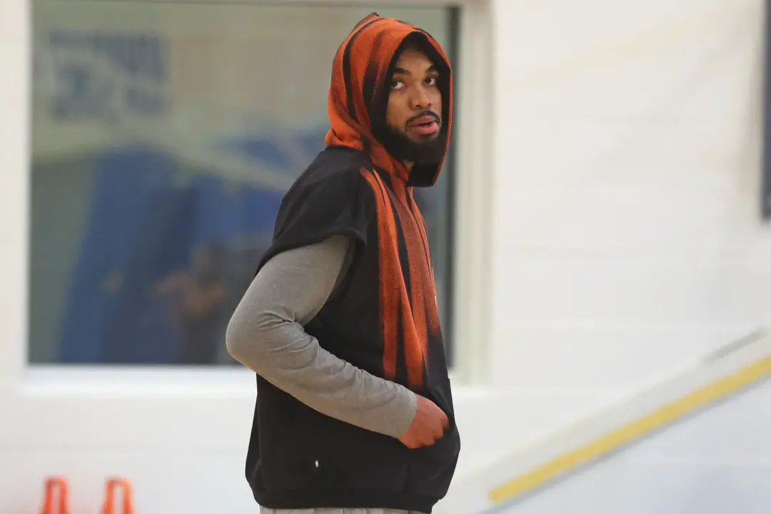 Karl Anthony Towns sente desrespeito nas conversas do contrato com os Knicks, apesar de aceitar um desconto, pois a pro…
