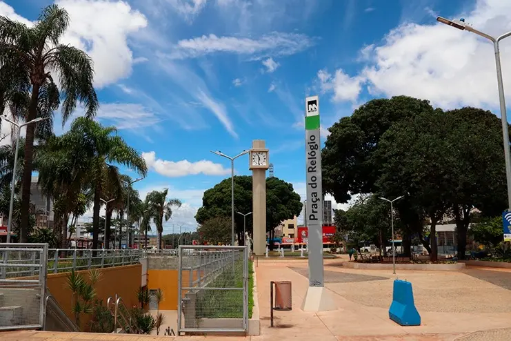 Lei nova sancionou a regularização de áreas públicas em sete regiões do Distrito Federal, totalizando mais de 668 mil m…