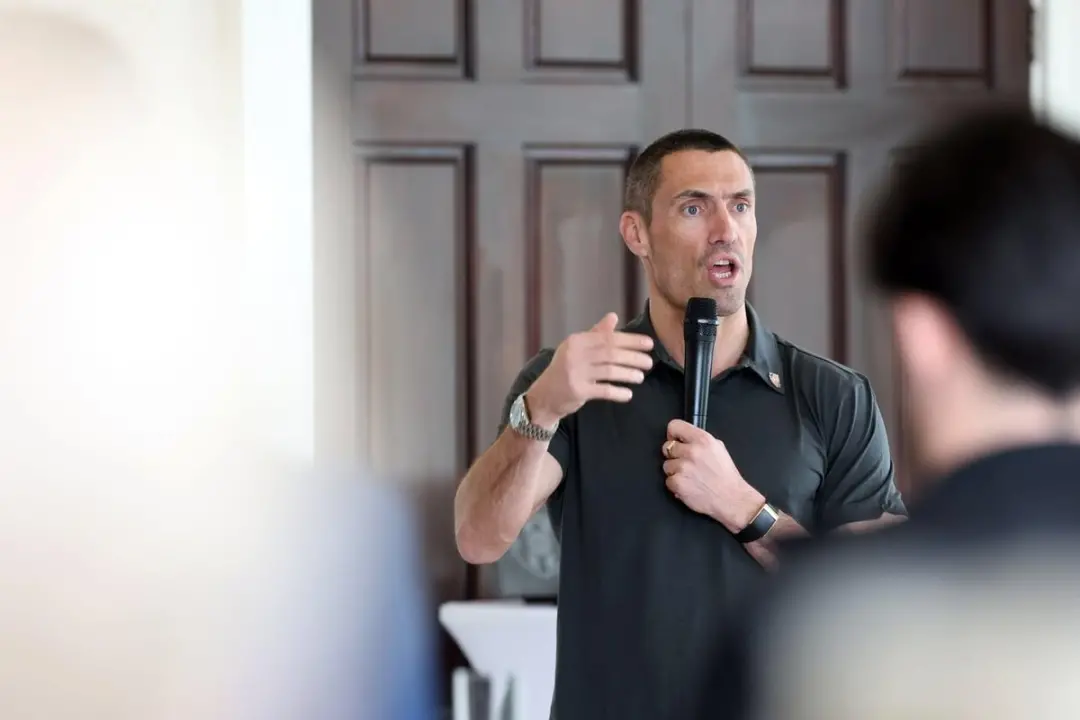 Tom Burwell saiu do cargo de CEO interino do Sunderland AFC com efeito imediato. A mudança acontece porque a situação d…