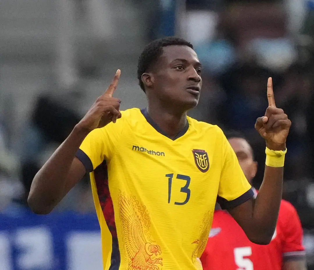Juangulo marcou seu primeiro gol internacional pela Equador no jogo amistoso contra o Panamá, no minuto 58. Um gol assi…