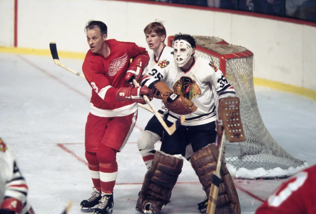 Gordie Howe, o Mr. Hockey, teve seu nome lembrado com os feitos dele na NHL, como quando ele foi o primeiro jogador dos…