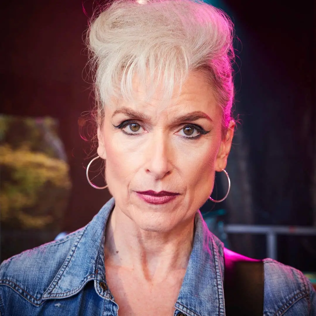 Amelia Bullmore tá atuando como Penelope em uma peça da Margaret Atwood e falando sobre os bastidores de Riot Women tem…