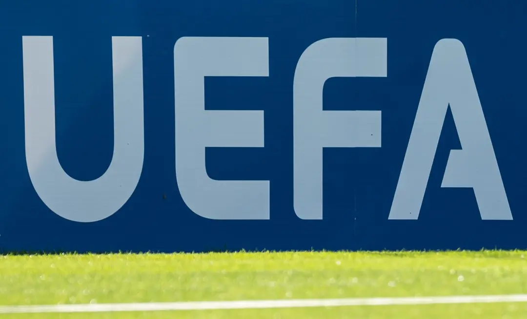 Confronto no intervalo entre Irlanda e Israel, em Serbia, levou a UEFA a abrir uma investigação sobre alegação de cuspe…