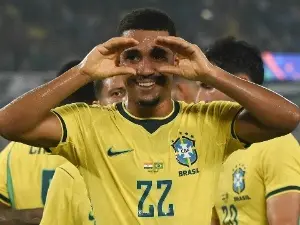 Lino igualou o ano mais artilheiro no Flamengo e vive sua melhor temporada. É um reconhecimento de muito trabalho no ca…