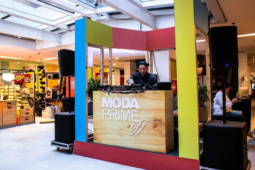 Mais de 35 marcas fazem liquidação com descontos de até 70% no Fashion Mall, em São Conrado, nos dias 8 e 11 e 15 e 18 …