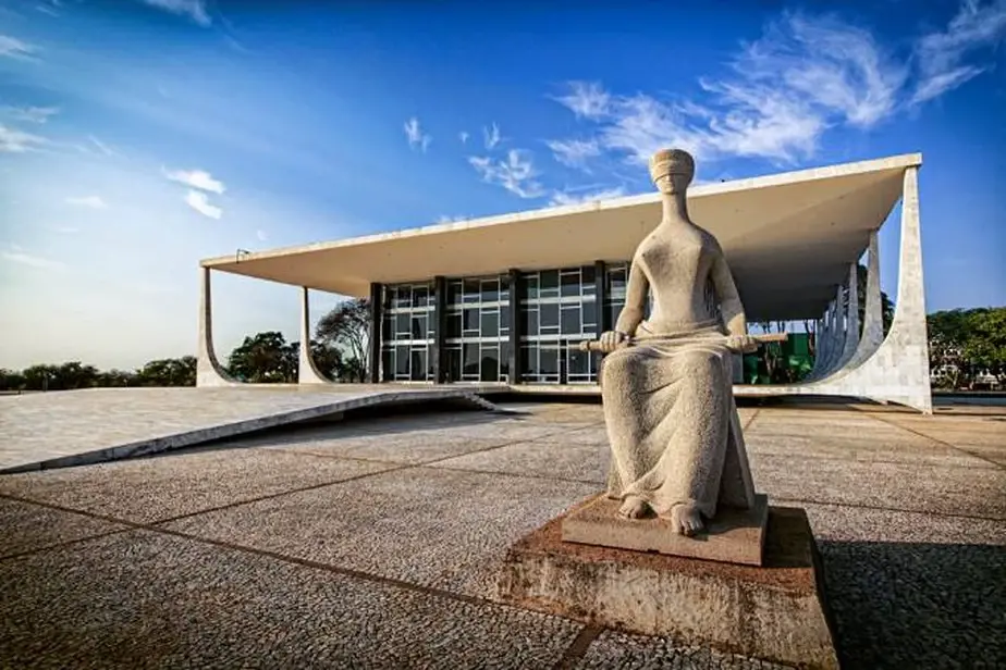 49 integrantes apoiam o impeachment de ministros do STF no Senado. Isso muda o ambiente político e dá espaço pra propos…