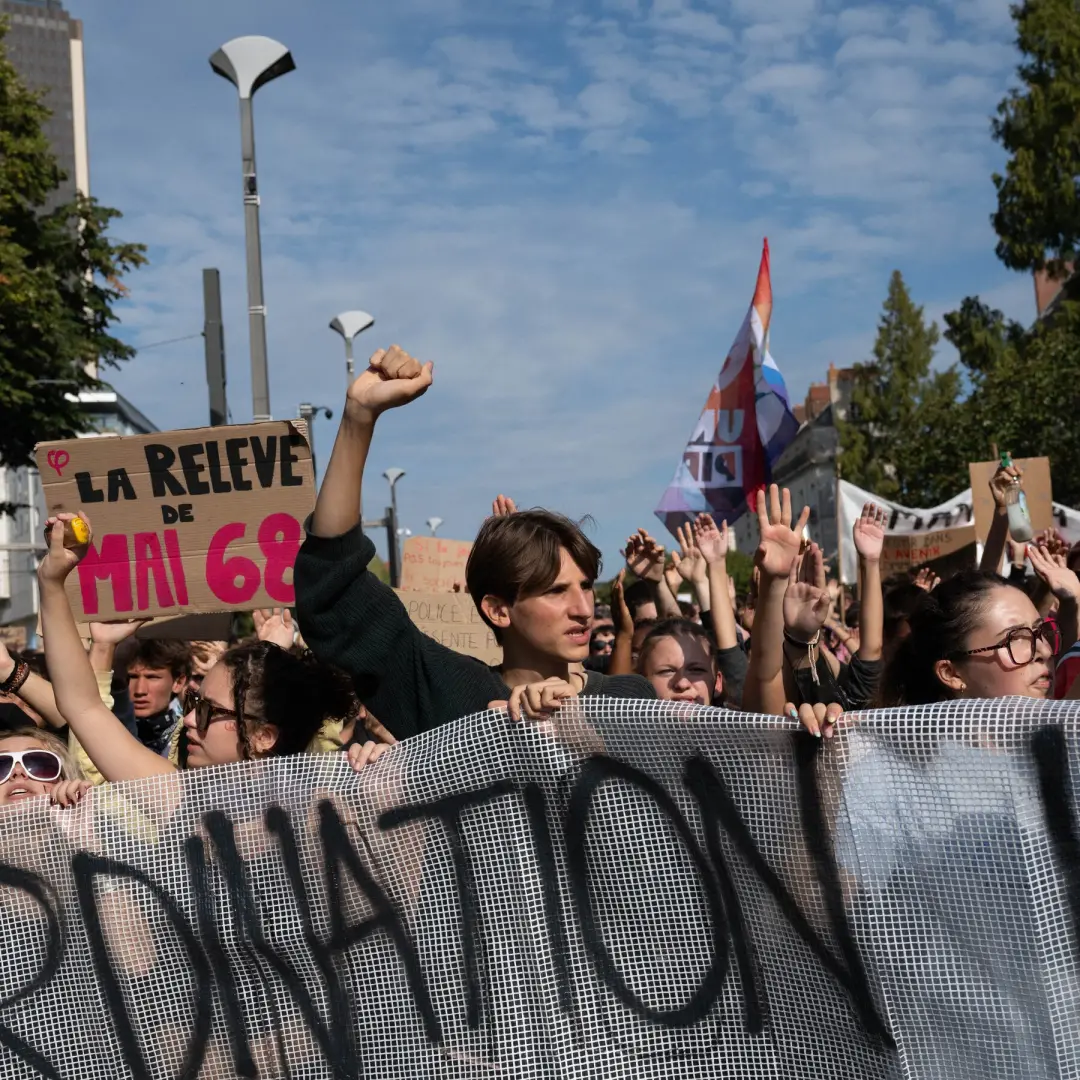Ralés em toda a França com sindicatos junto aos estudantes. A mobilização mostra a força do movimento estudantil que já…
