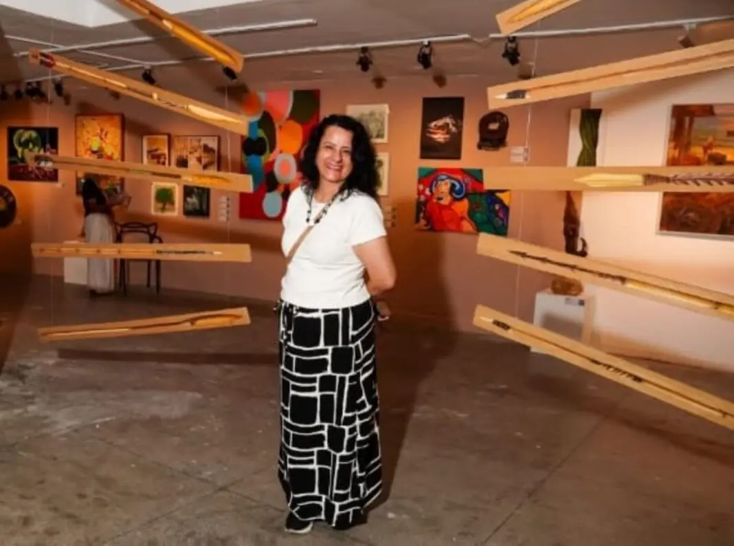 Mais de 50 obras de artistas do Rio estão reunidas na exposição Protesto de Permanência em Santa Teresa, com entrada gr…