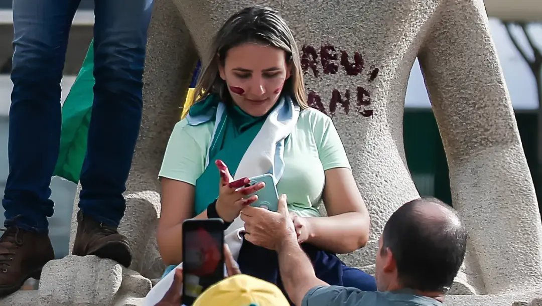 Moraes autorizou a progressão de regime de Débora do Batom para semiaberto, após ela cumprir 326 dias e obter reduções …