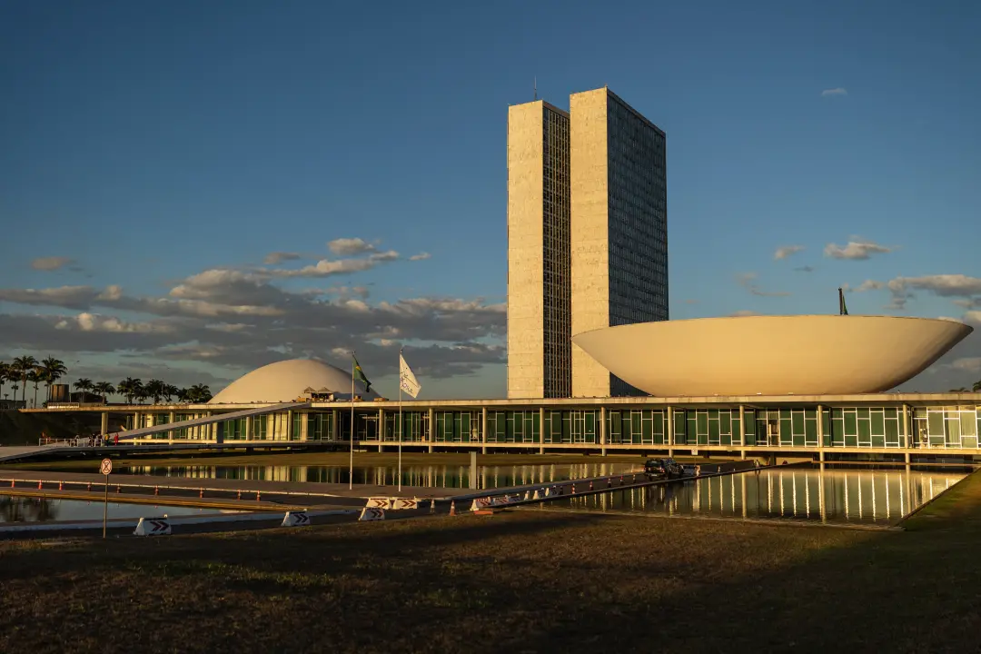 PL com 121 deputados federais na Câmara, maior bancada desde 1988. Comparado a movimentos antigos, a força do partido d…