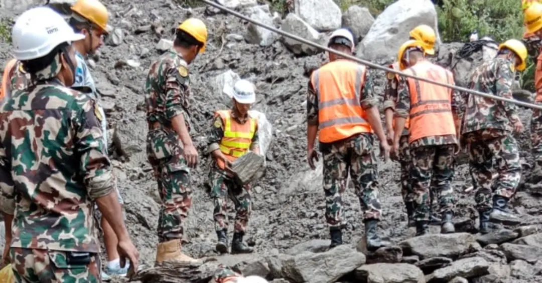 Nepal encerrou buscas por mais de 5 mil desaparecidos após a enchente de 26 de agosto. Com estradas e pontes destruídas…