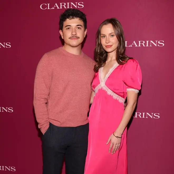 Natasha Bure e o Bradley Steven Perry receberam o primeiro bebê. É bom ver a família crescendo e completando essa fase.…