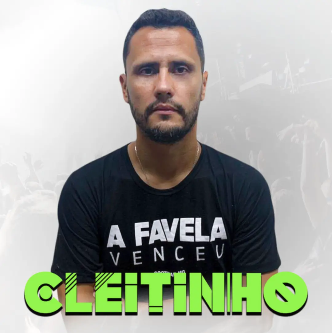 Cleitinho Azevedo, que é o governador eleito de Minas Gerais, tinha uma carreira musical com o nome Cleitinho Elétrico.…