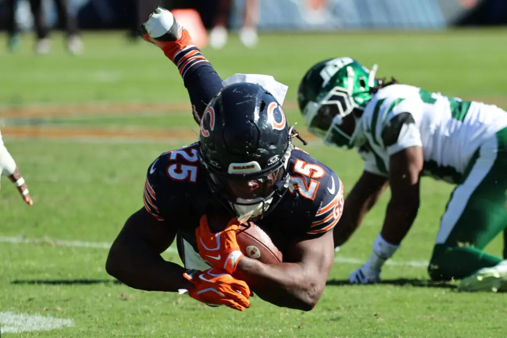 Kyle Monangai, running back dos Bears, teve 146 jardas e dois touchdowns contra os Jets. A defesa de Green Bay cedeu se…