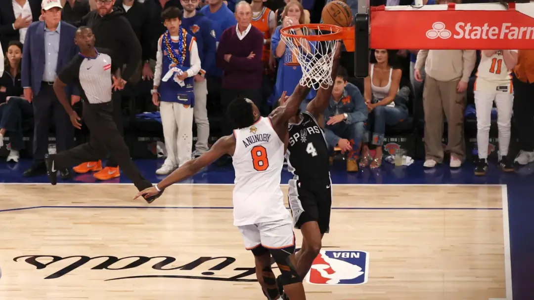 Spurs podem trocar DeAaron Fox para os Rockets por um ala com contrato de 25 milhões de dólares. Com Harper sendo visto…