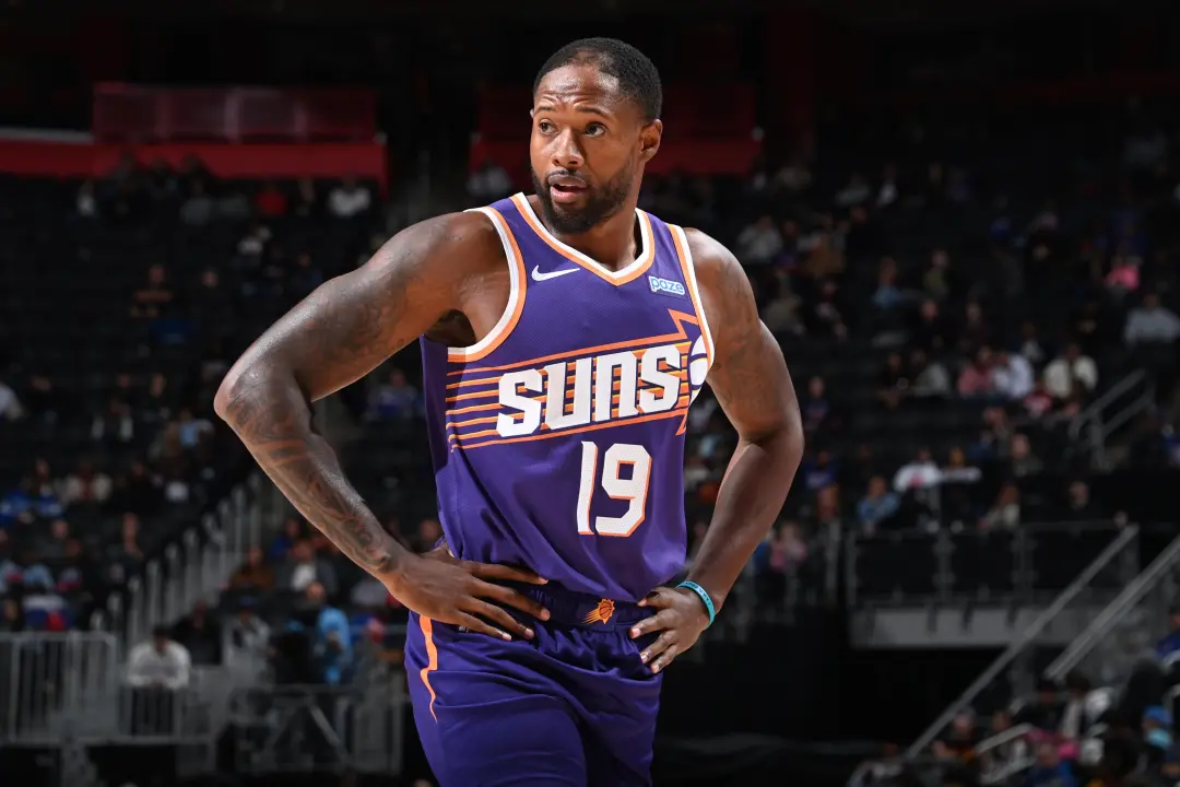 Phoenix Suns tem jogadores como Pat Spencer e Haywood Highsmith para acompanhar na pré-temporada. A situação é difícil …
