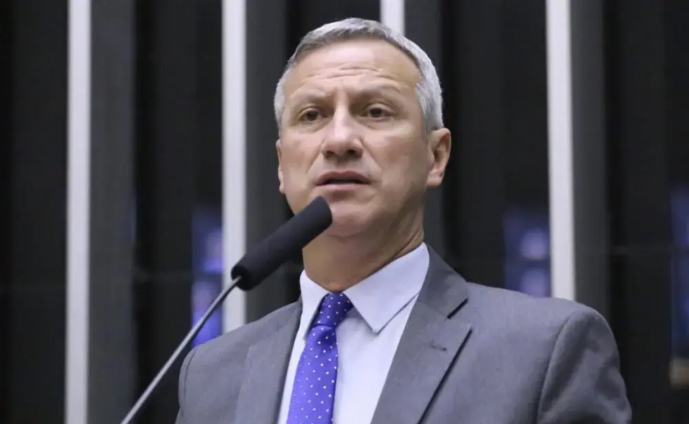 Ubiratan Sanderson comentou no Jornal da Oeste que não vê mais condições morais para alguns ministros do STF. Ele fala …