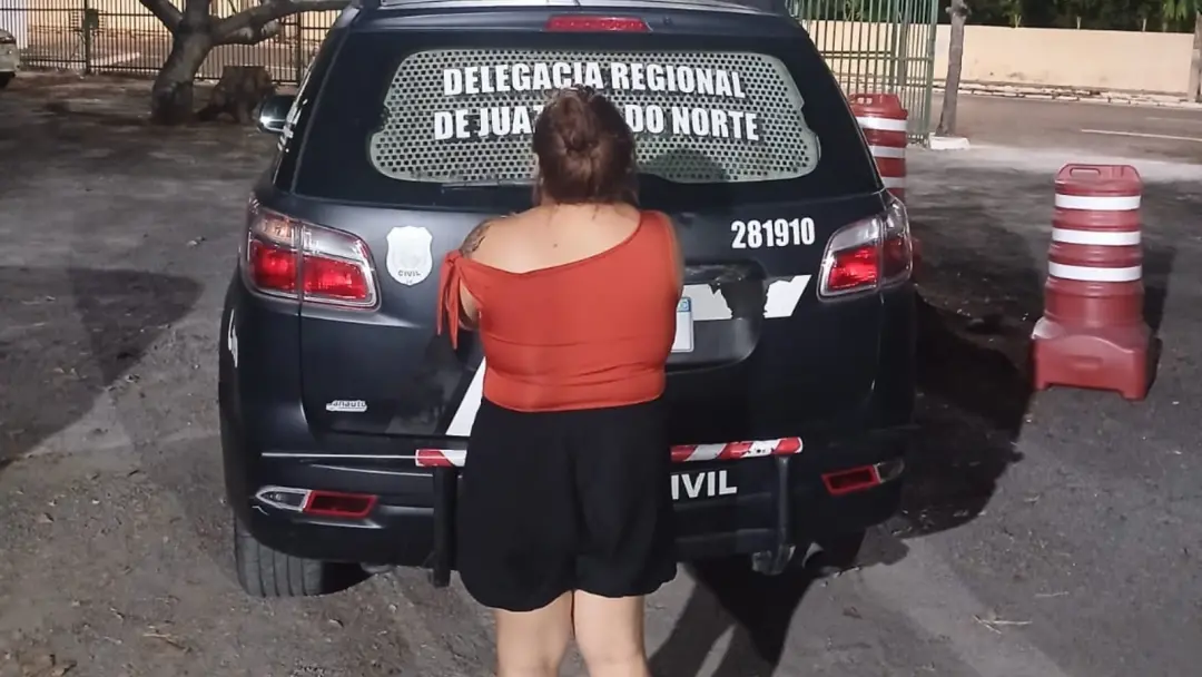 Juazeiro do Norte, Ceará. Mulher de 28 anos foi presa por extorquir um empresário ameaçando divulgar uma traição. A cob…