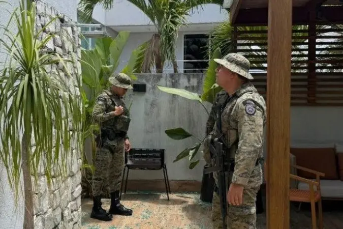 Condomínio na Avenida Paralela, Salvador, registrou invasão de macaco-prego que feriu pessoas e entrou no quarto de beb…