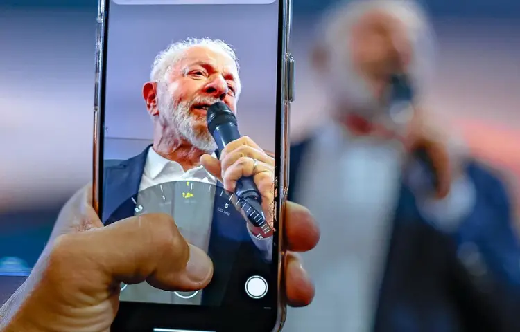 Lula busca mudança na comunicação depois de ficar 1,87 ponto percentual atrás de Flávio no primeiro turno. O governo va…