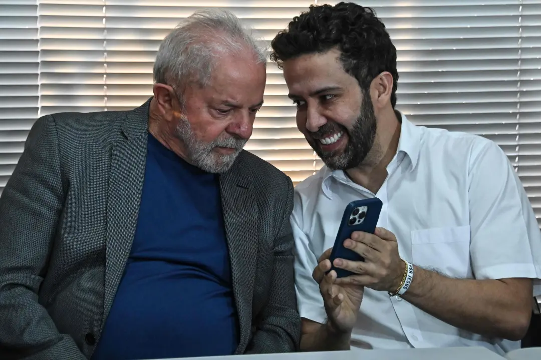 Janones, deputado federal, viu canal do WhatsApp saltar de 50 mil para quase 1 milhão de seguidores em dois dias para m…