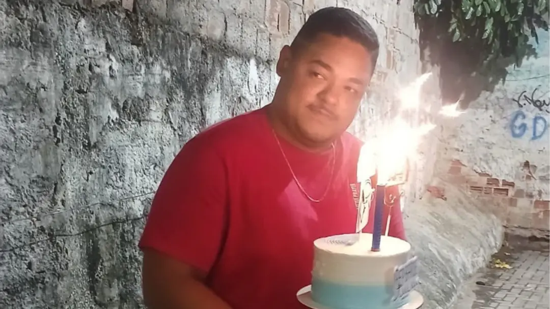 Avenida Abdias de Carvalho teve um acidente na Zona Oeste do Recife, com um motociclista de 25 anos morto e uma criança…