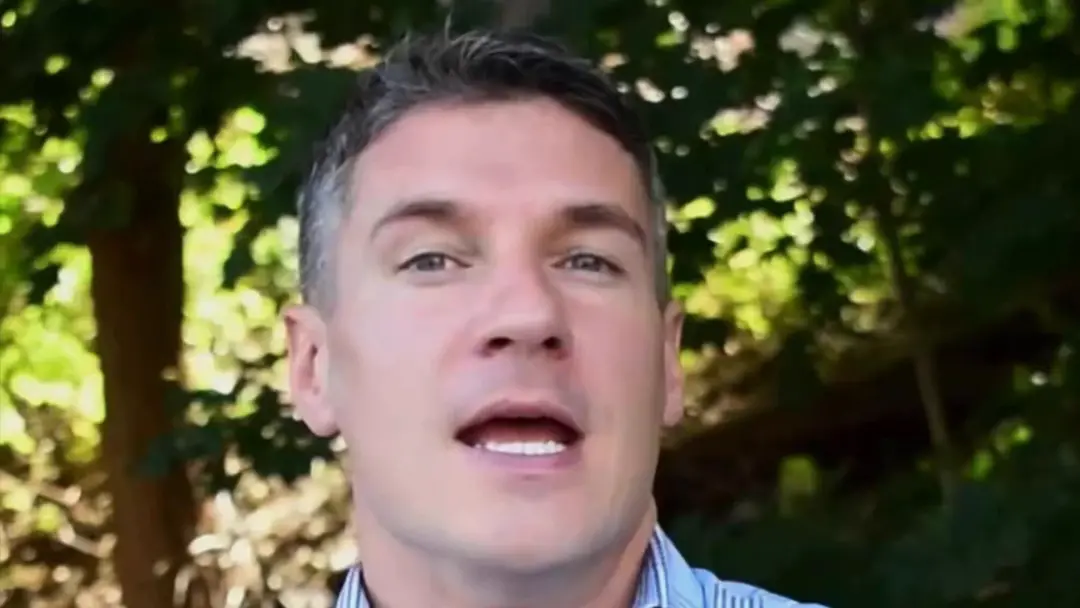 Chris Gallant, candidato à Câmara de Nova York, está divulgando seu passado BDSM ao ser criticado. É um movimento ousad…
