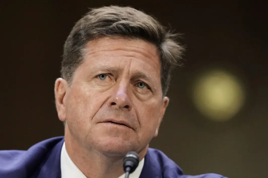 Cinco membros da força-tarefa de IA de Trump têm vínculos com o setor, o que levanta dúvidas sobre conflito de interess…