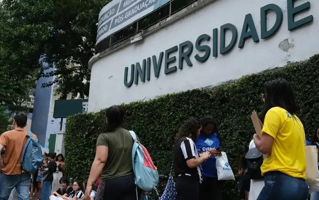 Universidades têm até hoje, 7 de outubro, pra formalizar vagas no Fies. É uma chance de quem busca ensino superior sem …