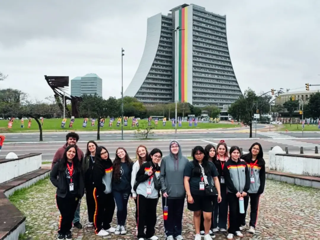 Colégio Pastor Dohms em Porto Alegre recebeu sete estudantes chilenos para o segundo ano de parceria, que inclui passei…