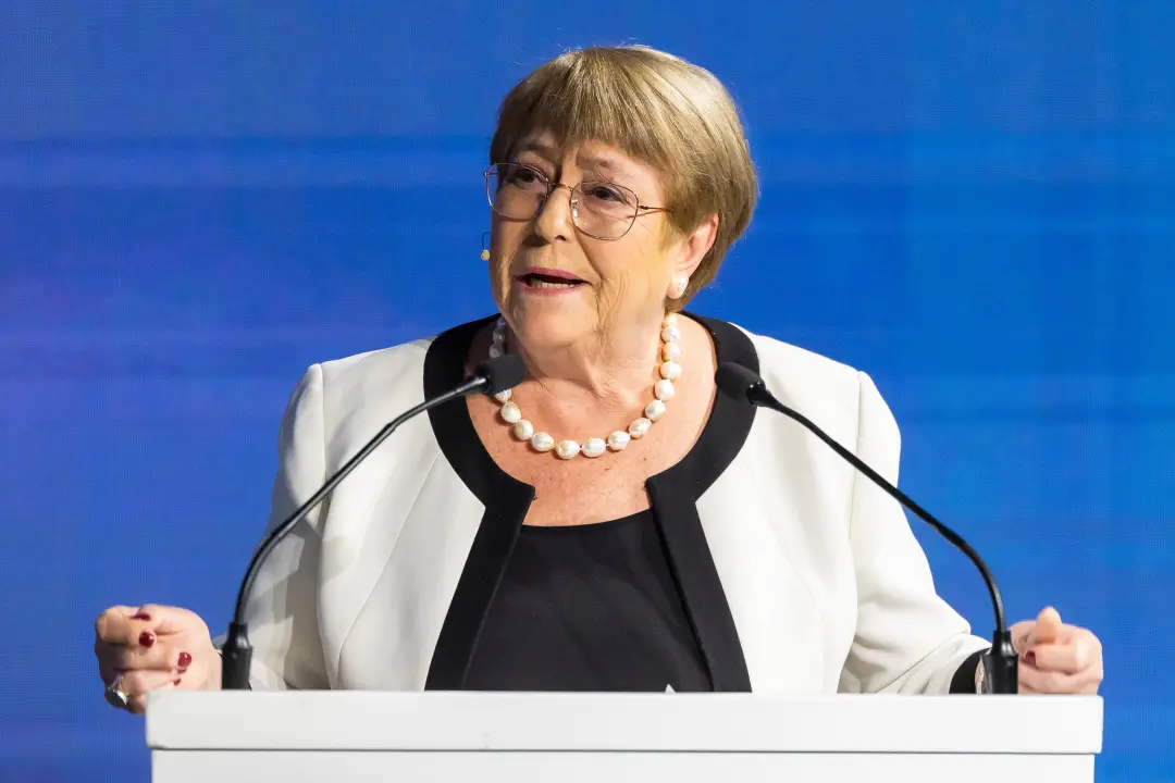 Michelle Bachelet abriu a possibilidade de buscar um terceiro mandato presidencial. A exmandatária disse que ela acredi…