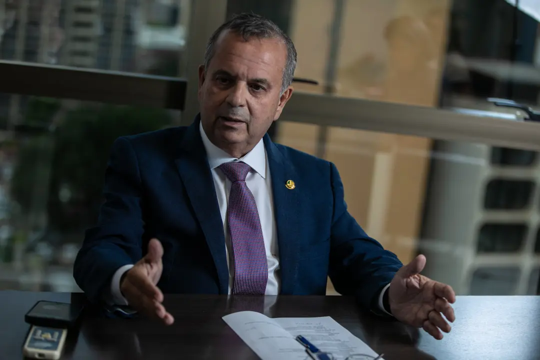 Rogério Marinho recebeu alta hospitalar em Brasília após infecção intestinal. Retomou a agenda política para discutir a…