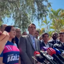 Flávio Bolsonaro propôs mudança na Constituição com reforma do Judiciário e redução da maioridade penal em entrevista c…
